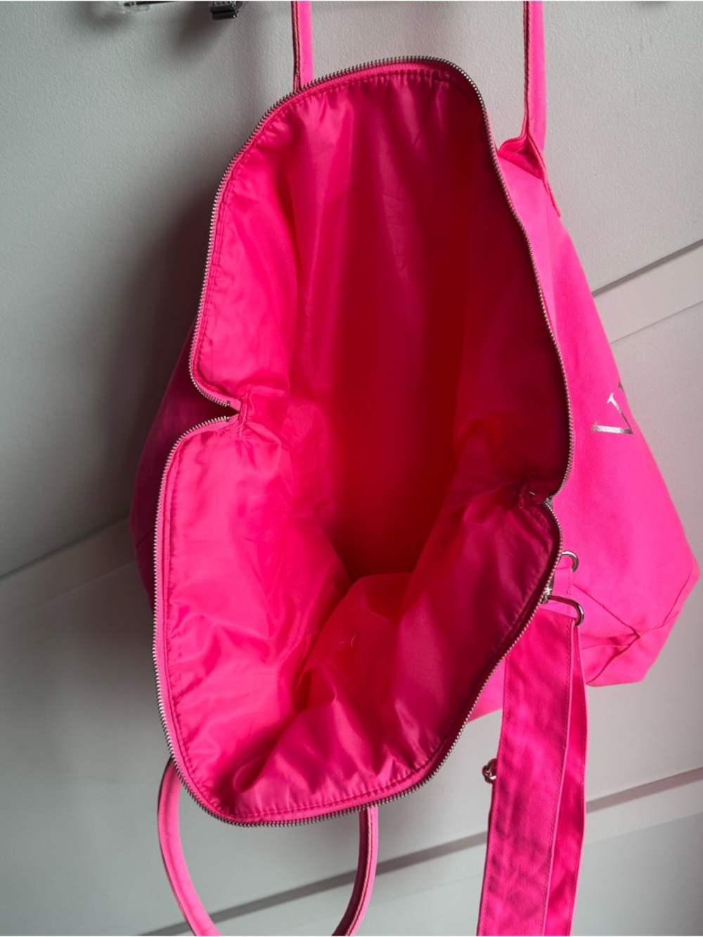 Victoria's Secret Canvas Weekender Tote Bag Duffel Bag Hot Pink - Picture 5 of 5